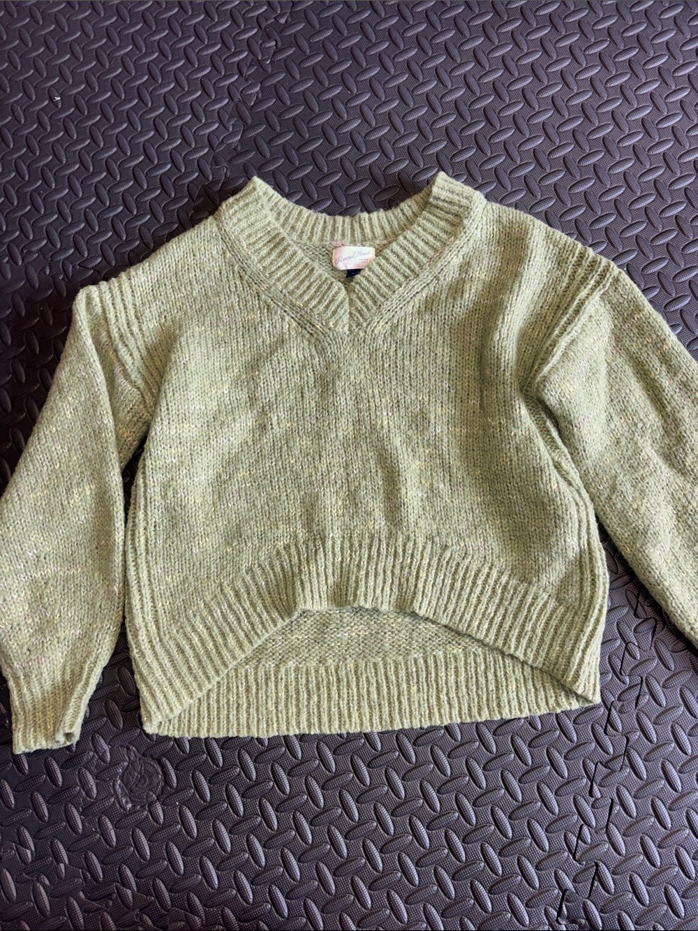 Universal Thread Olive Green V-Neck Cropped Sweater knit